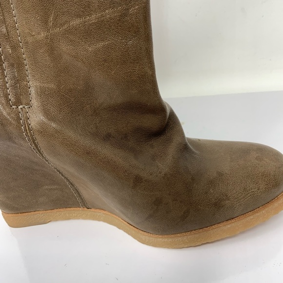 Stuart Weitzman Bootscout Hidden-Wedge Booties. - Picture 8 of 11